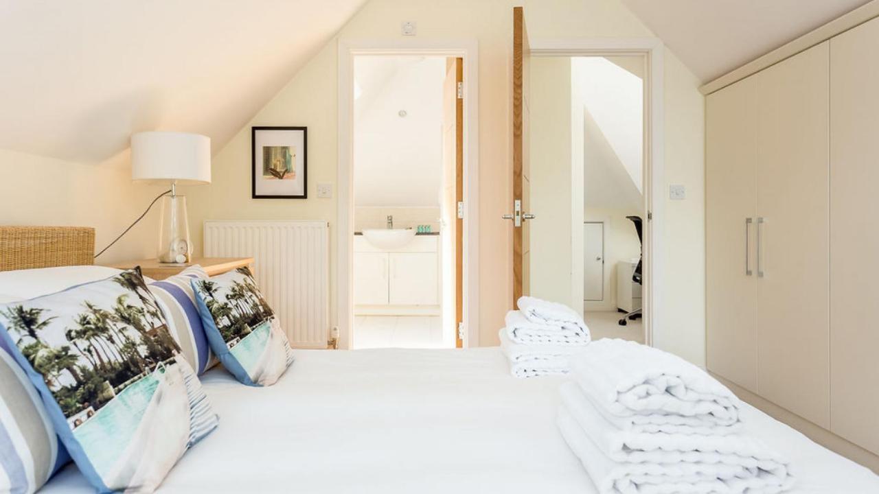 Twin Palms Villa Poole Kültér fotó