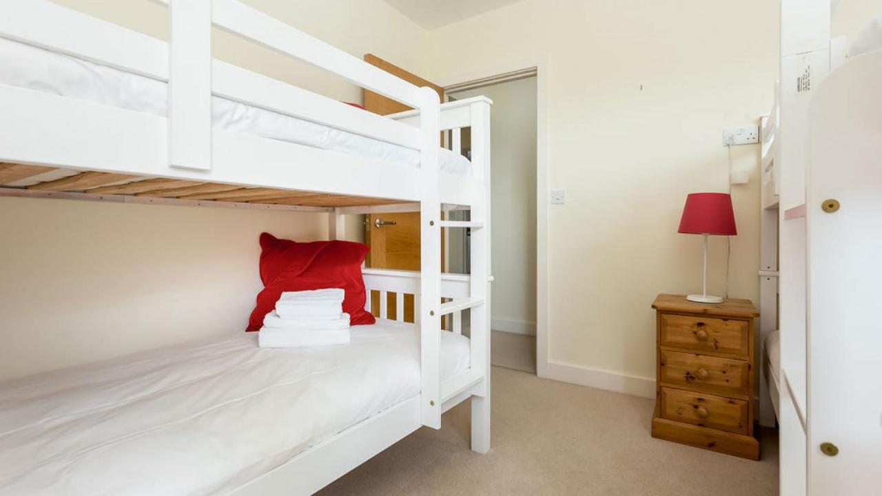 Twin Palms Villa Poole Kültér fotó