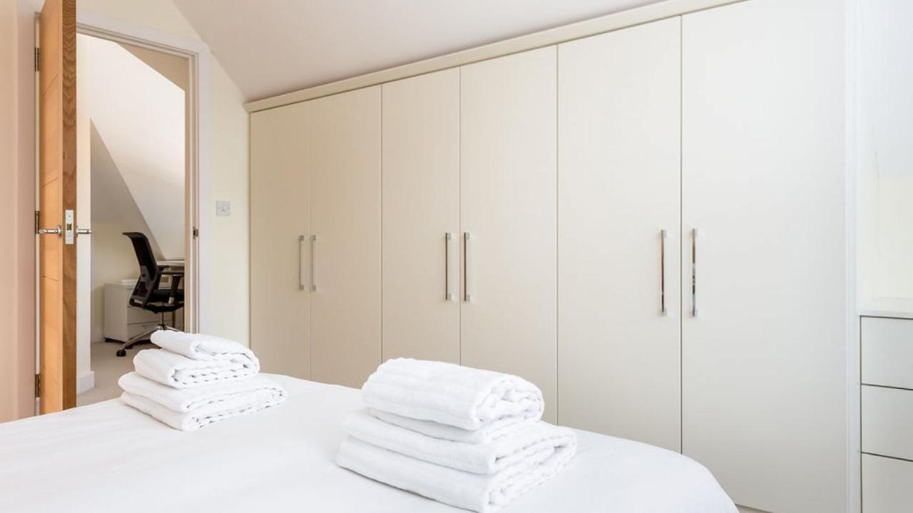 Twin Palms Villa Poole Kültér fotó