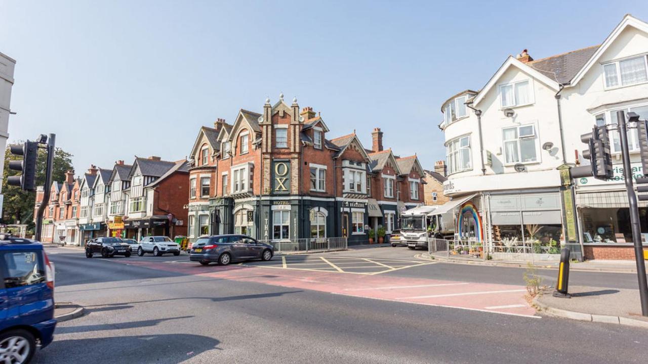 Twin Palms Villa Poole Kültér fotó