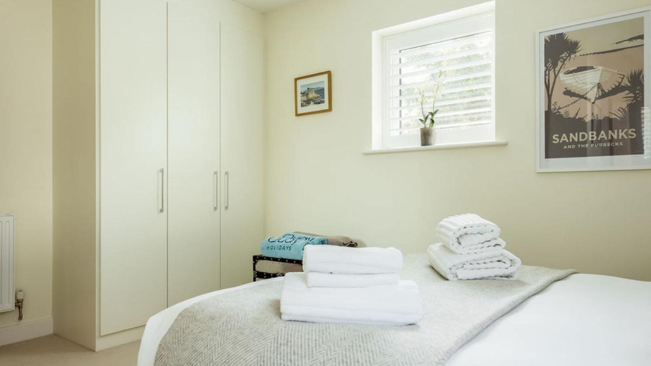 Twin Palms Villa Poole Kültér fotó