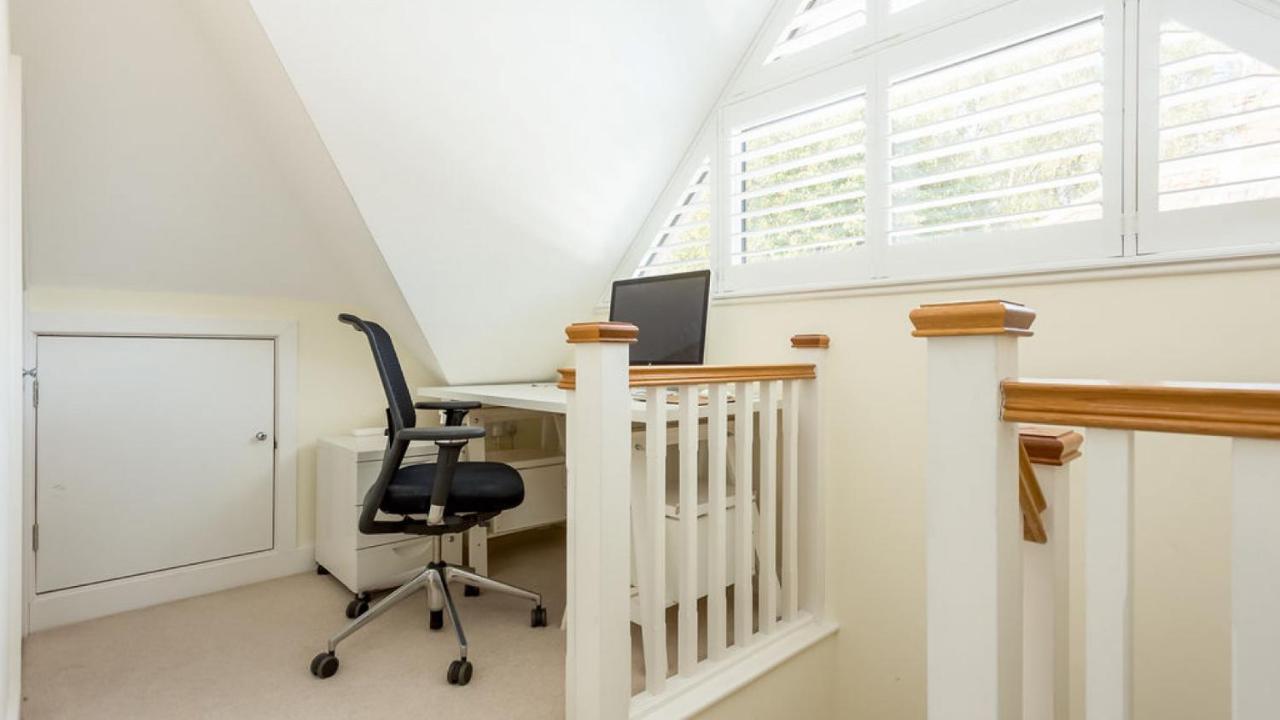 Twin Palms Villa Poole Kültér fotó